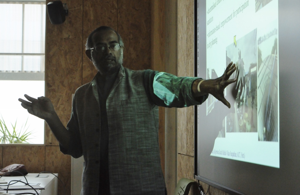 10-N a AureaSocial. Xerrada d’Asish Kothari sobre la democràcia ecològica radical